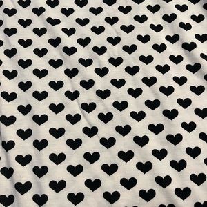 White black, hearts, tunic top. Euc 🖤